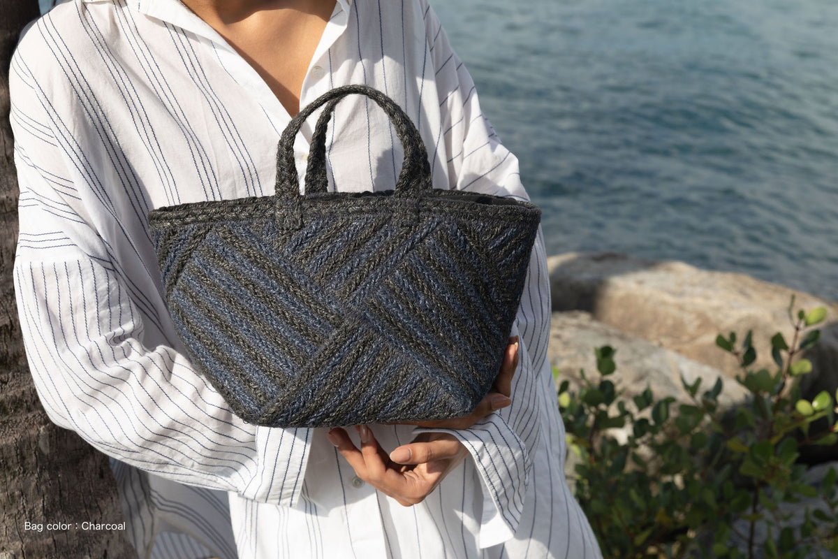 Jute Square small size tote  bag #NA916 'Fish' [GRAY RED]