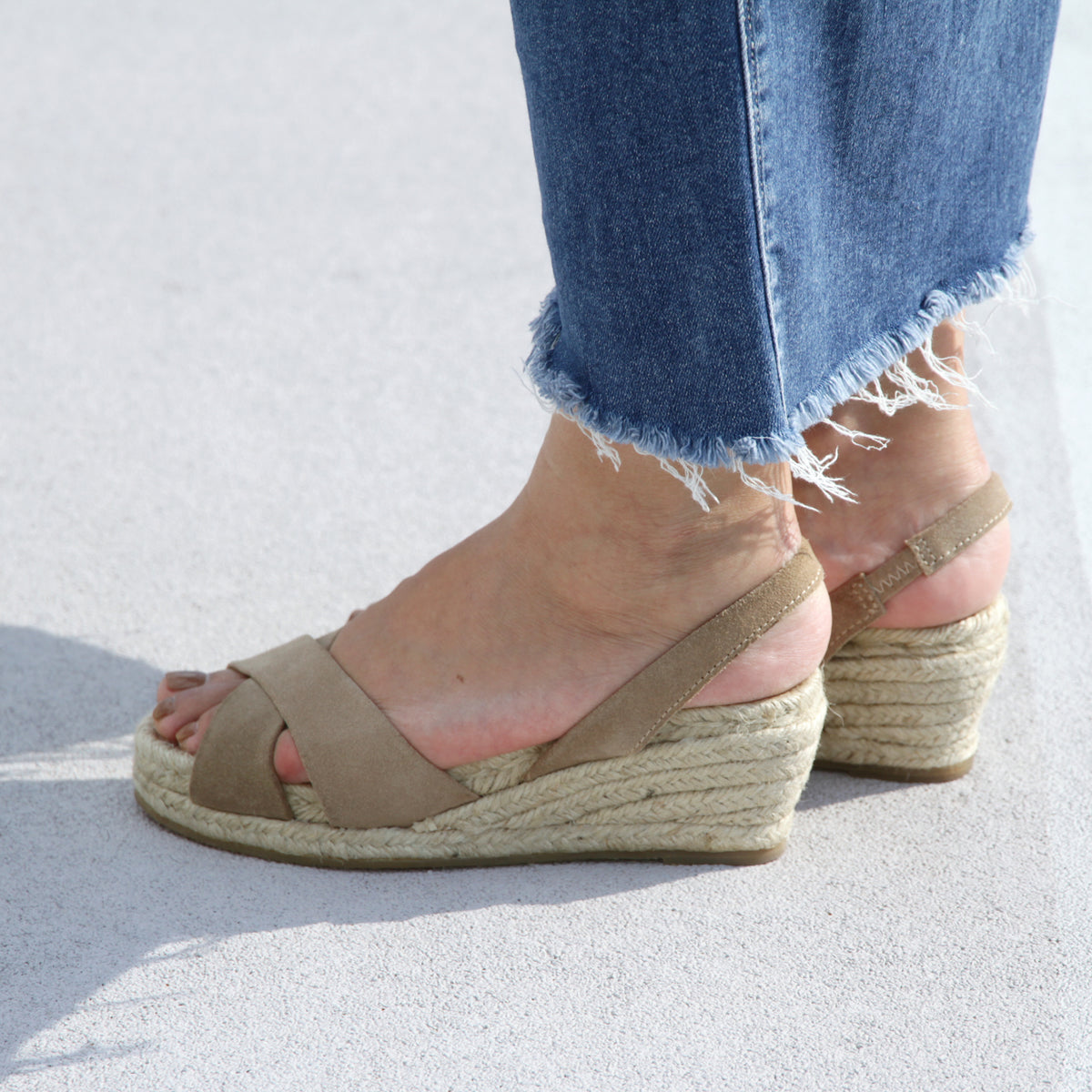 Sandal hak wedge tali silang espadrille #NA808 'Bird' [D. BEIGE]